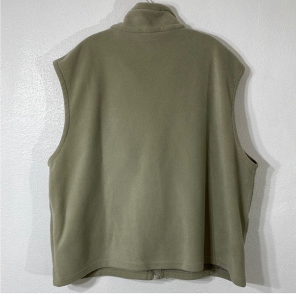 Columbia sage green fleece vest, zipper front and side pockets - Picture 2 of 4